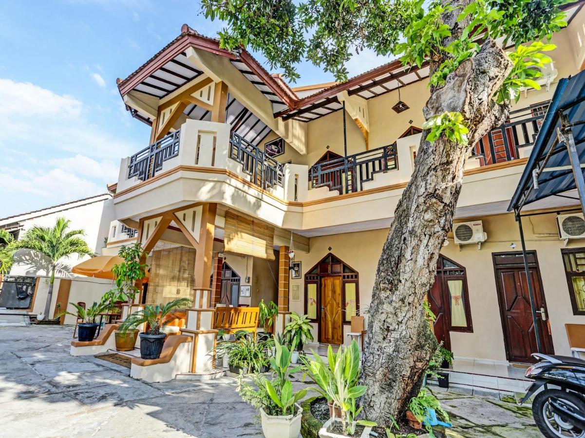Oyo 91261 Cita Suraya Homestay Баньюванги Экстерьер фото
