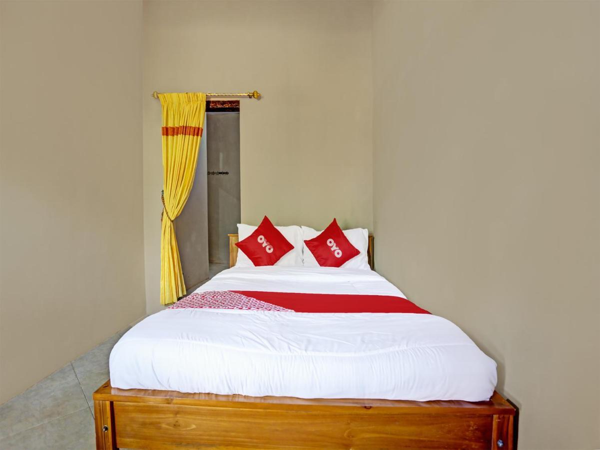 Oyo 91261 Cita Suraya Homestay Баньюванги Экстерьер фото