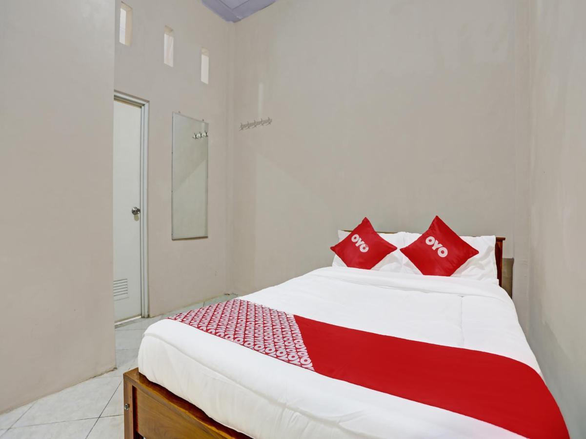 Oyo 91261 Cita Suraya Homestay Баньюванги Экстерьер фото